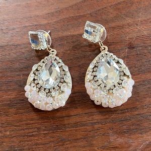 Accessory Jane Pale Pink Pierced Earrings